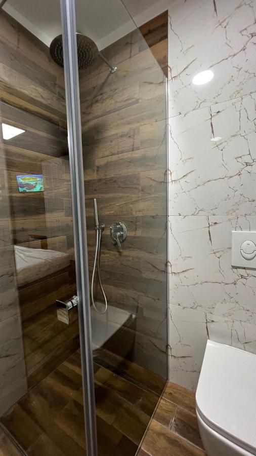 Vila 90 Boutique Hotel Tirana Kültér fotó