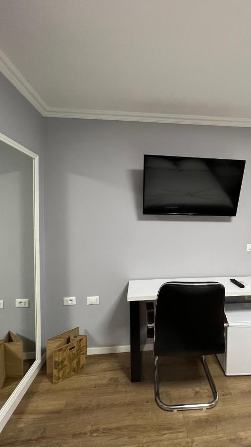 Vila 90 Boutique Hotel Tirana Kültér fotó
