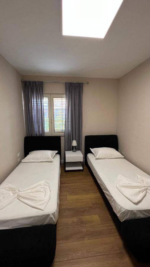 Vila 90 Boutique Hotel Tirana Kültér fotó
